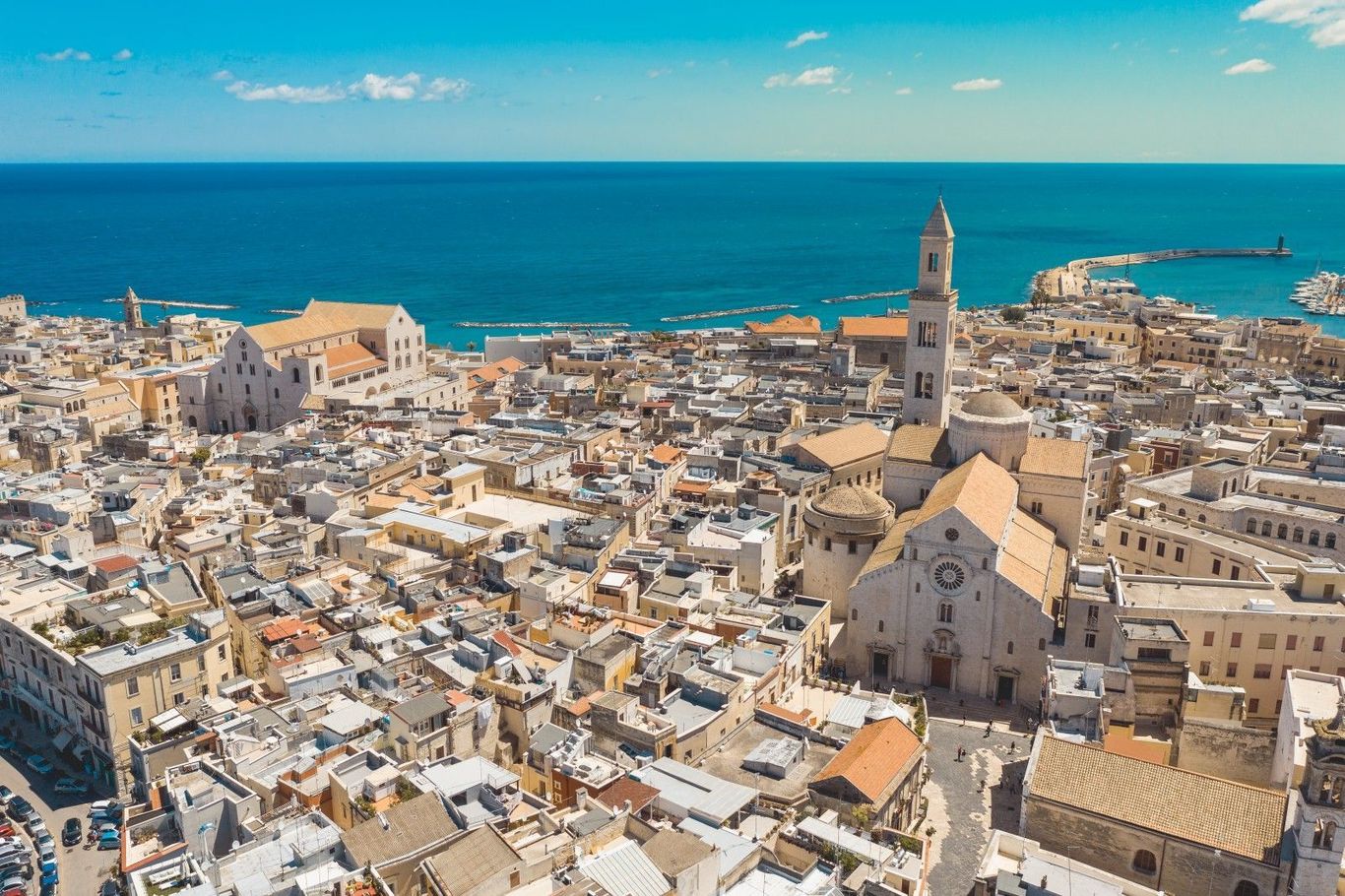 Vista panoramica sulla città di Bari.