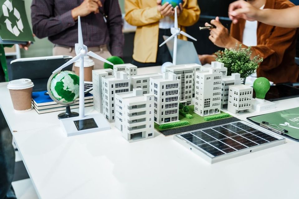 Nature-based solutions per città resilienti: strategie verdi per la resilienza climatica urbana