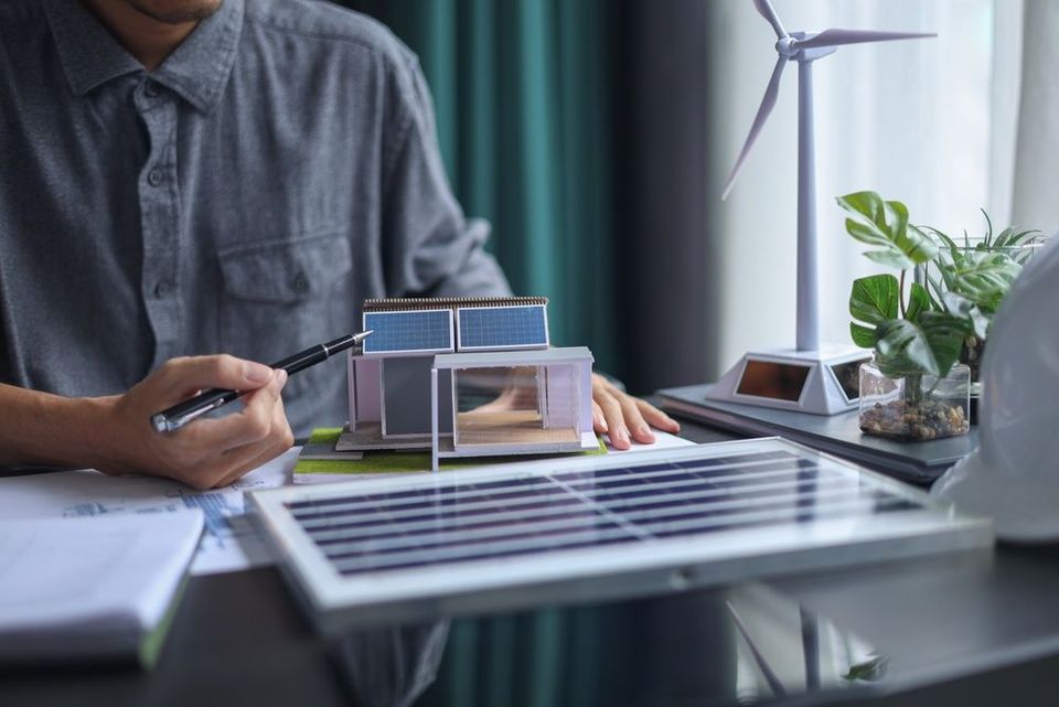 Cosa serve davvero per investire in case sostenibili: costi, competenze e analisi