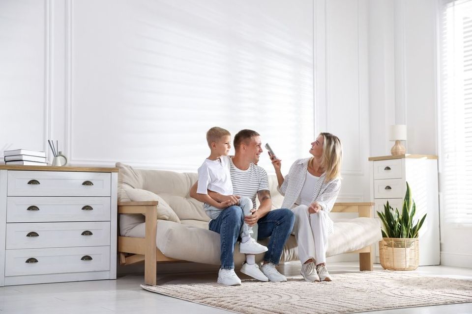 famiglia in casa