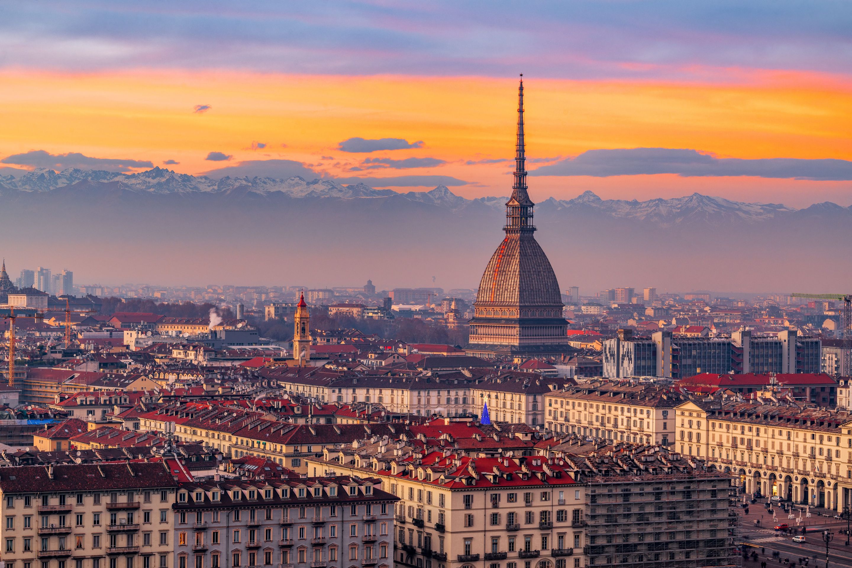 Vista panoramica della Mole Antonelliana di Torino.